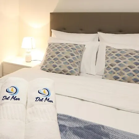 T2-delmar Apartment